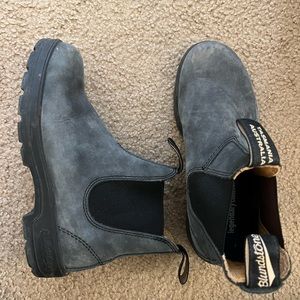 Blundstones for sale! In good condition